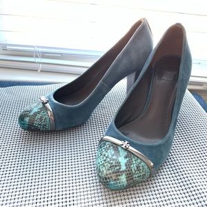 TORY BURCH Pacey Blue Suede Pumps with Snakeskin Toe